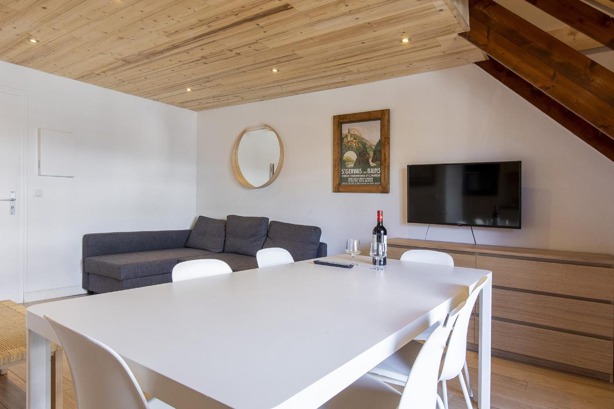 Apartment Rent - Centre *